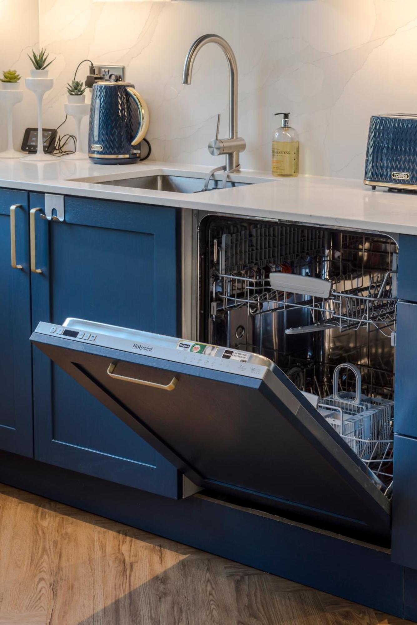 Stunning 3 Bed Duplex Apartment In The Heart Of West Hampstead Лондон Экстерьер фото