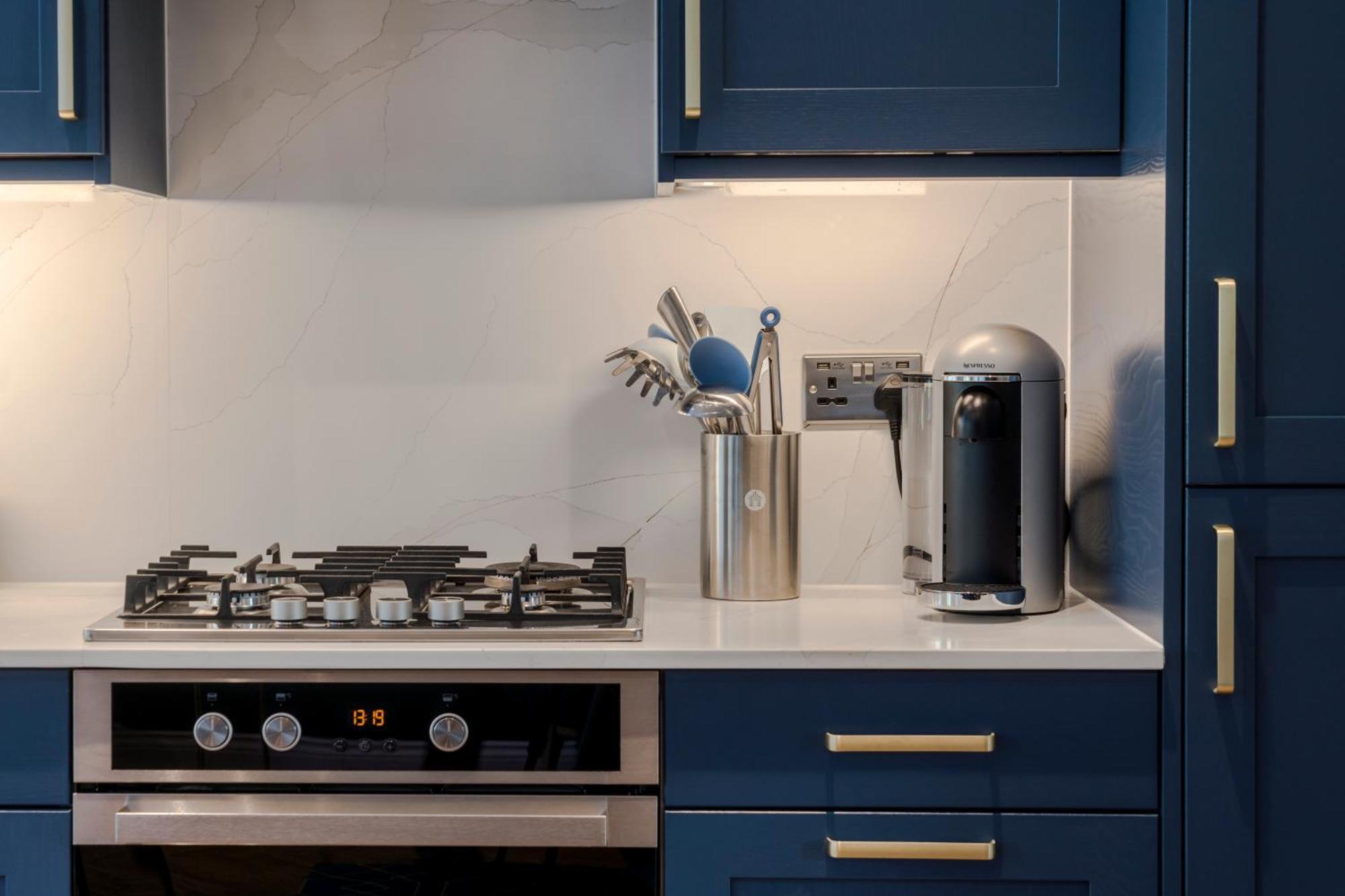 Stunning 3 Bed Duplex Apartment In The Heart Of West Hampstead Лондон Экстерьер фото