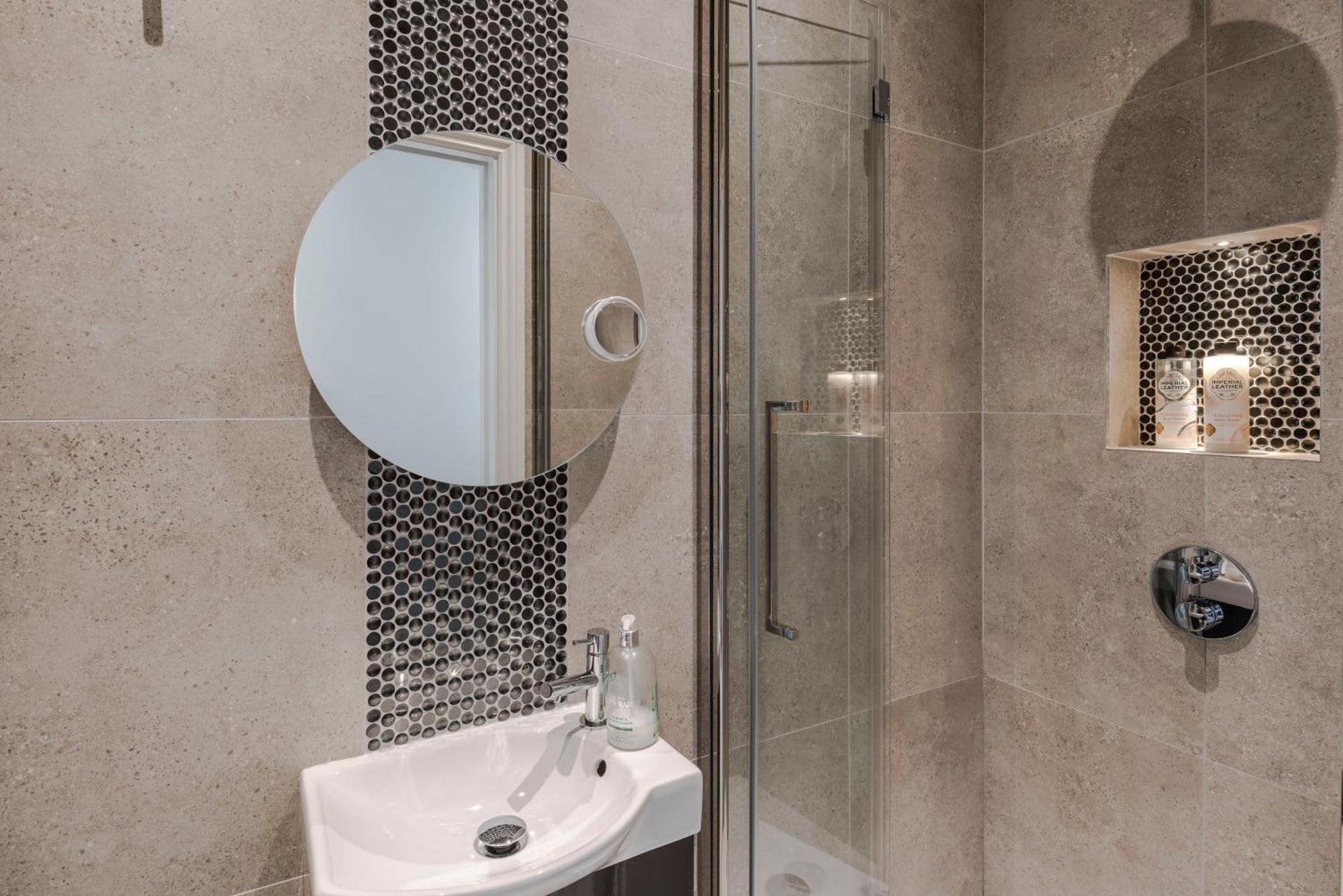 Stunning 3 Bed Duplex Apartment In The Heart Of West Hampstead Лондон Экстерьер фото